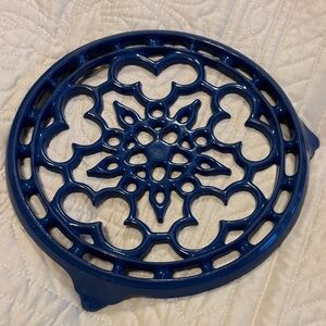 Vintage le creuset Cousances enameled cast iron blue trivet